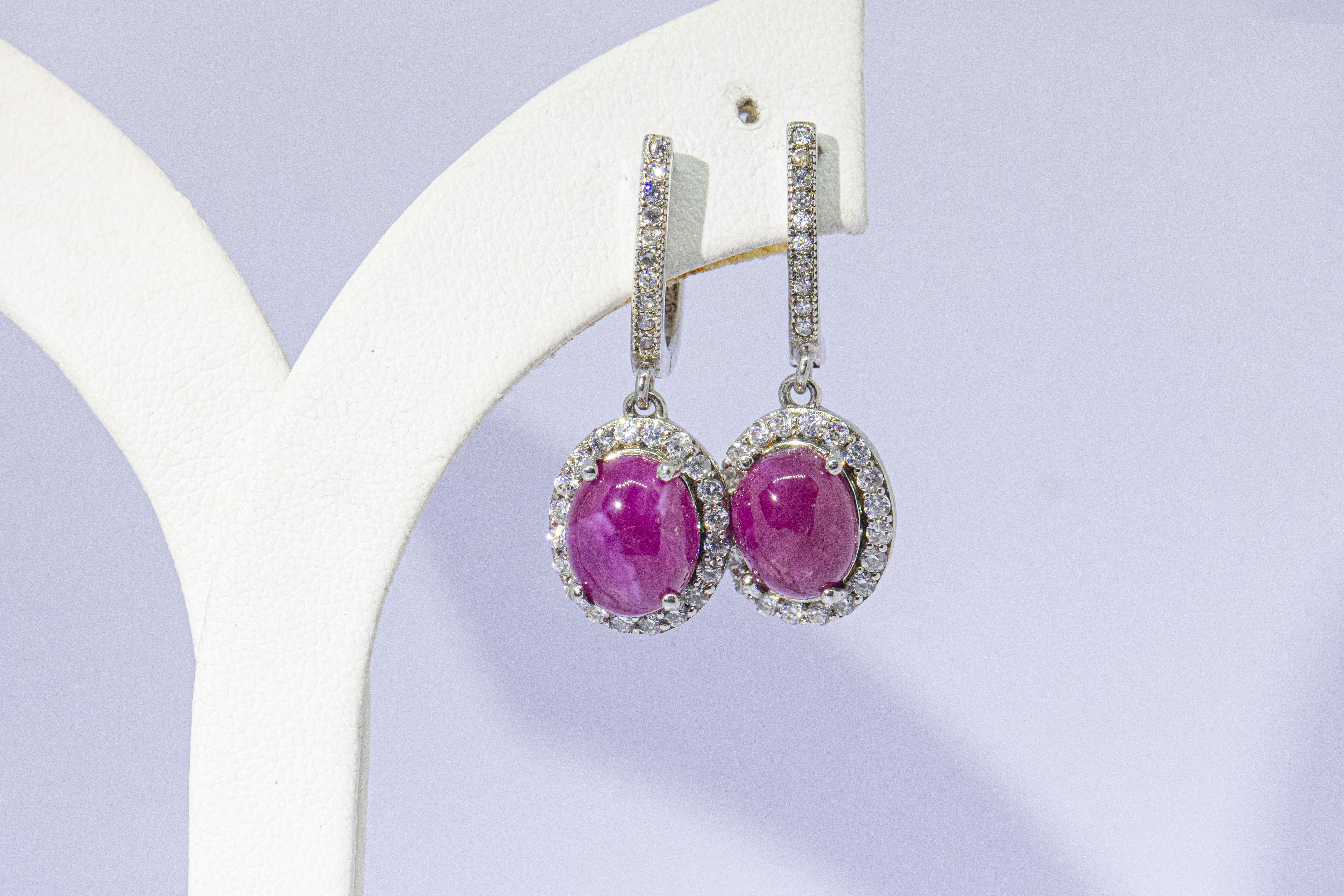 The Velvet Pendant